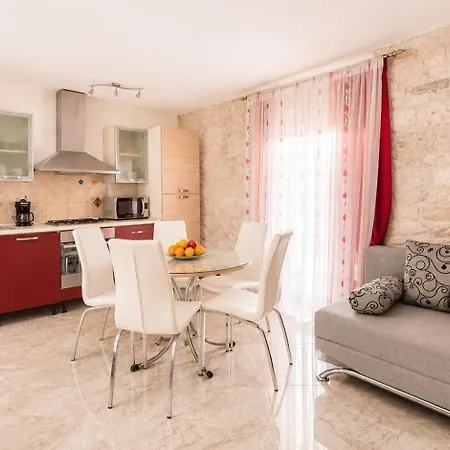 Romic Apartment