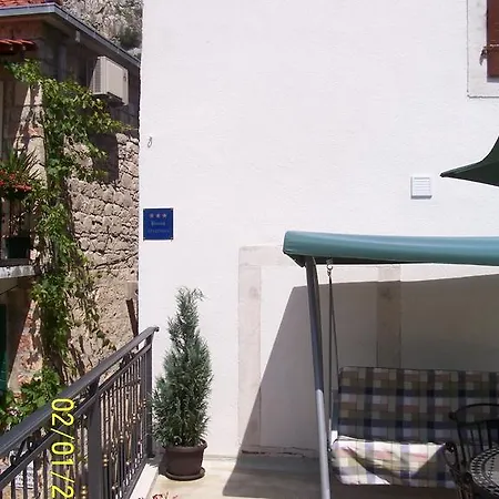 Romic アパート オミシュ