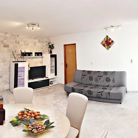 Apartment Romic Omis