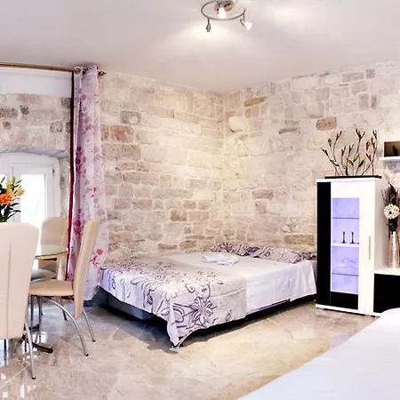 Romic Omis