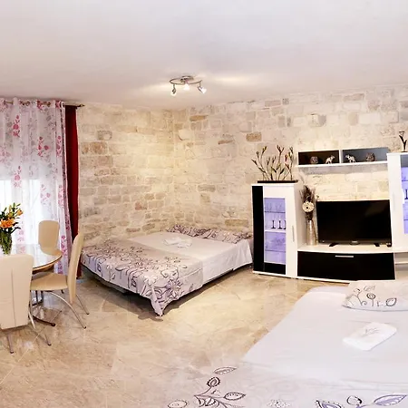 Romic Omis