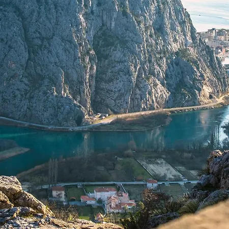 Romic アパート *